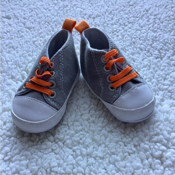 Baby Mode Shoes With Eyes On Side And Orange Fake Laces 3-6M - Picture 2 of 6